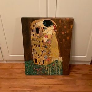 Gustav Klimt “The Kiss”